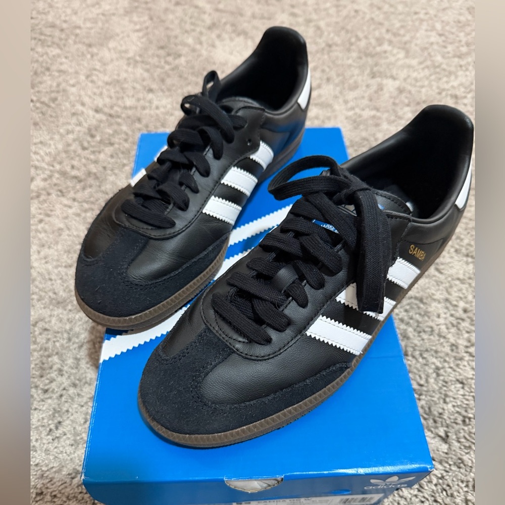 WOMENS ADIDAS SAMBA SHOE